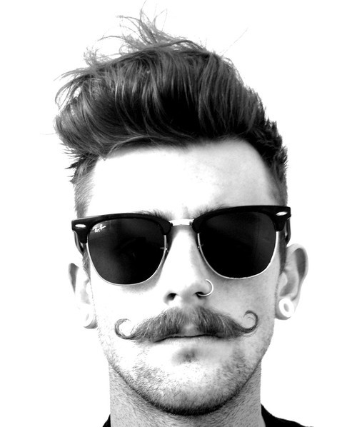 entretenir et tailler sa moustache